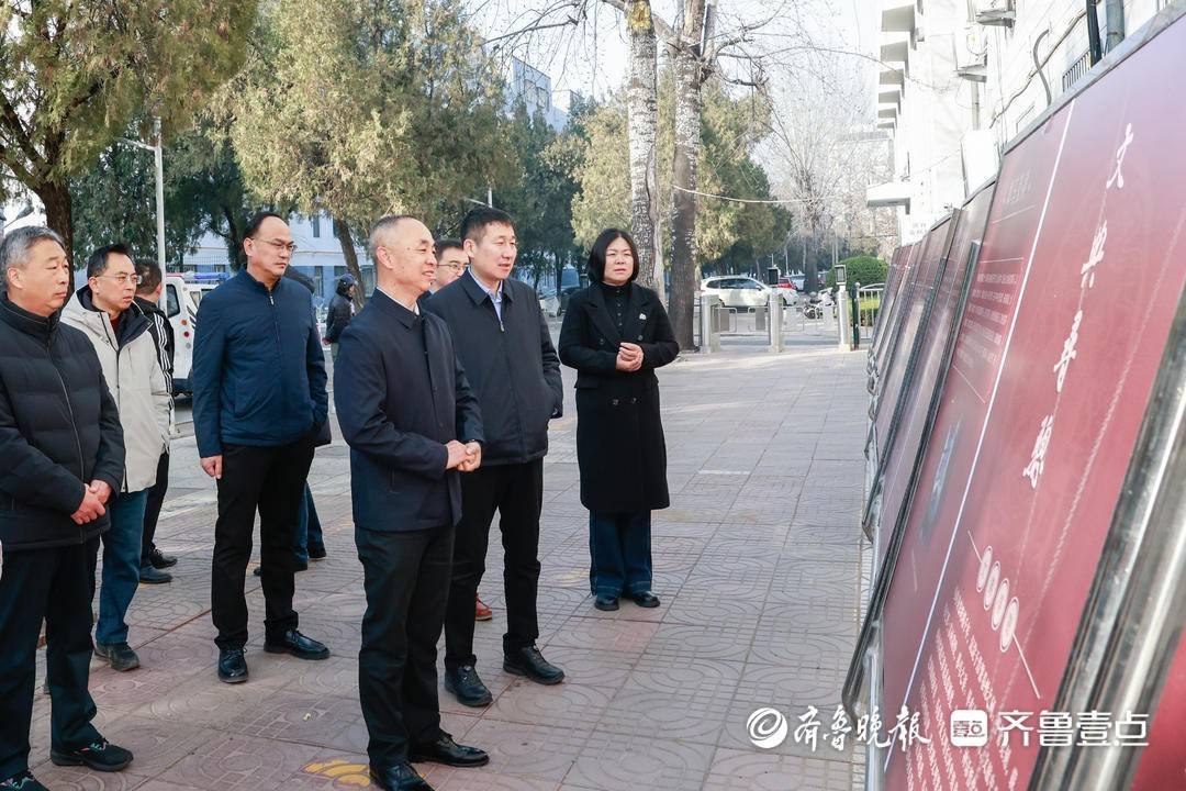 曲阜師範大學圖書館舉辦“策馬迎春 閱享新年”主題文化展