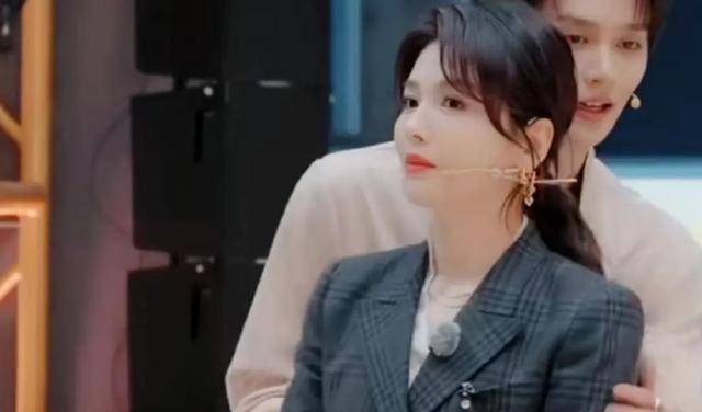 47歲演員劉濤迷上短劇，曬收藏片單！曾在綜藝中搭檔“00後”短劇演員演情侶