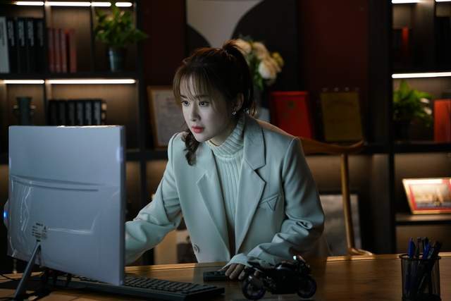 男友PUA、上司侮辱、幫手背叛！《消失的證據》把女性困境拍碎了