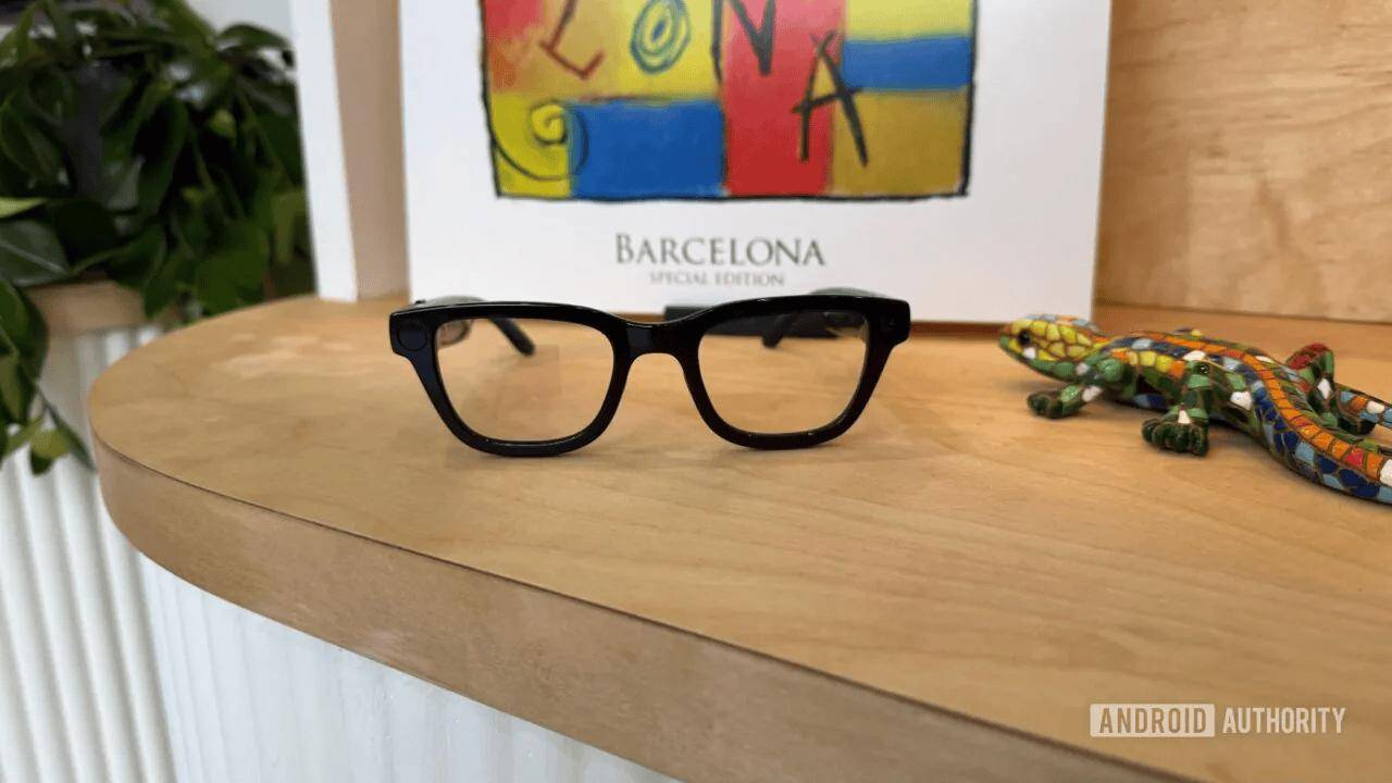 谷歌Android XR眼鏡原型演示：看一眼海報就能導航