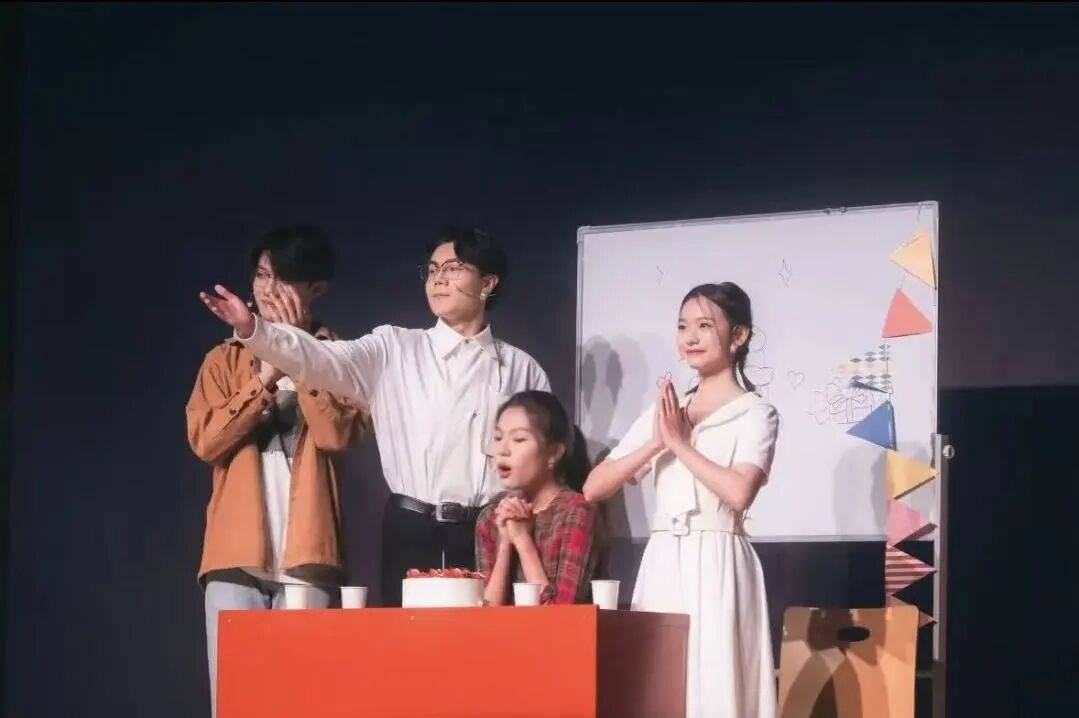 梧桐青年戲劇節 | 青年共創，點燃戲劇燭火——主創團隊招募通道開啟！